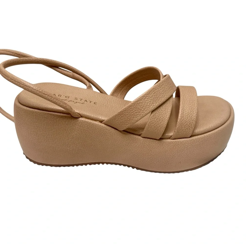 Altar’s State Women's Tan Strappy Sandals Size 8M.